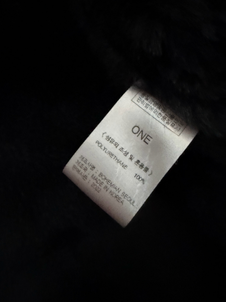 보헤미안서울 하이넥 숏 무스탕 블랙 이미지