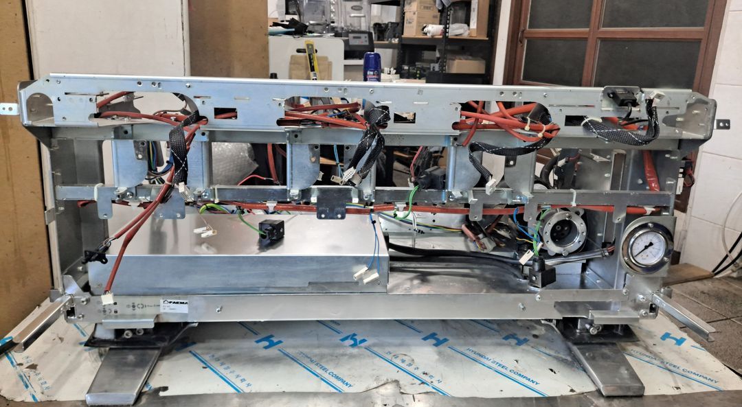 (오버홀완료) 훼마 e71 3그룹커피머신--3