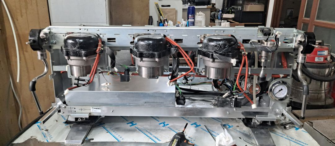 (오버홀완료) 훼마 e71 3그룹커피머신--5