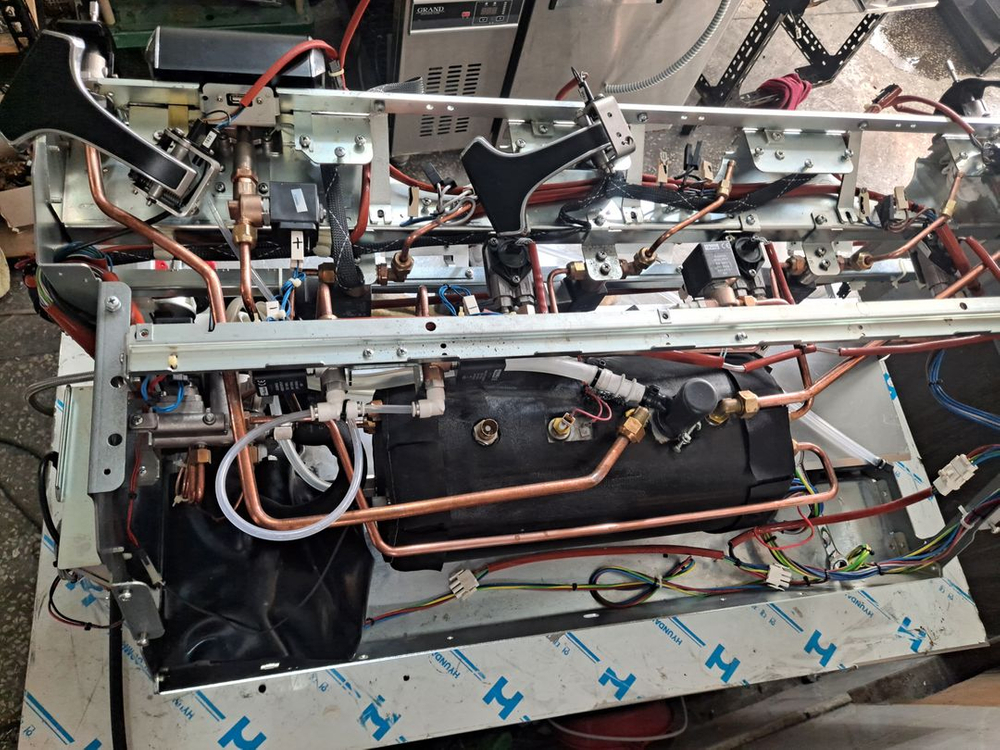 (오버홀완료) 훼마 e71 3그룹커피머신--8