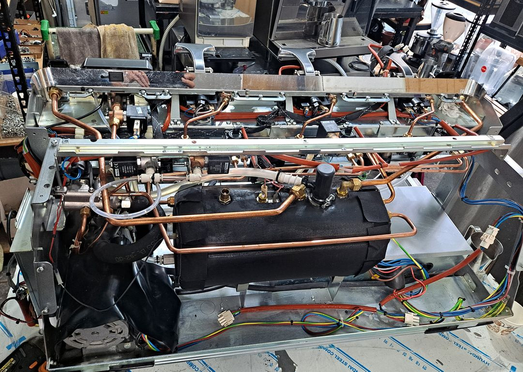 (오버홀완료) 훼마 e71 3그룹커피머신--9