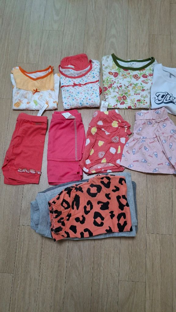 여아옷 100ㅡ120 12개 +밀짚식기세트[새것] 전부 만원--1