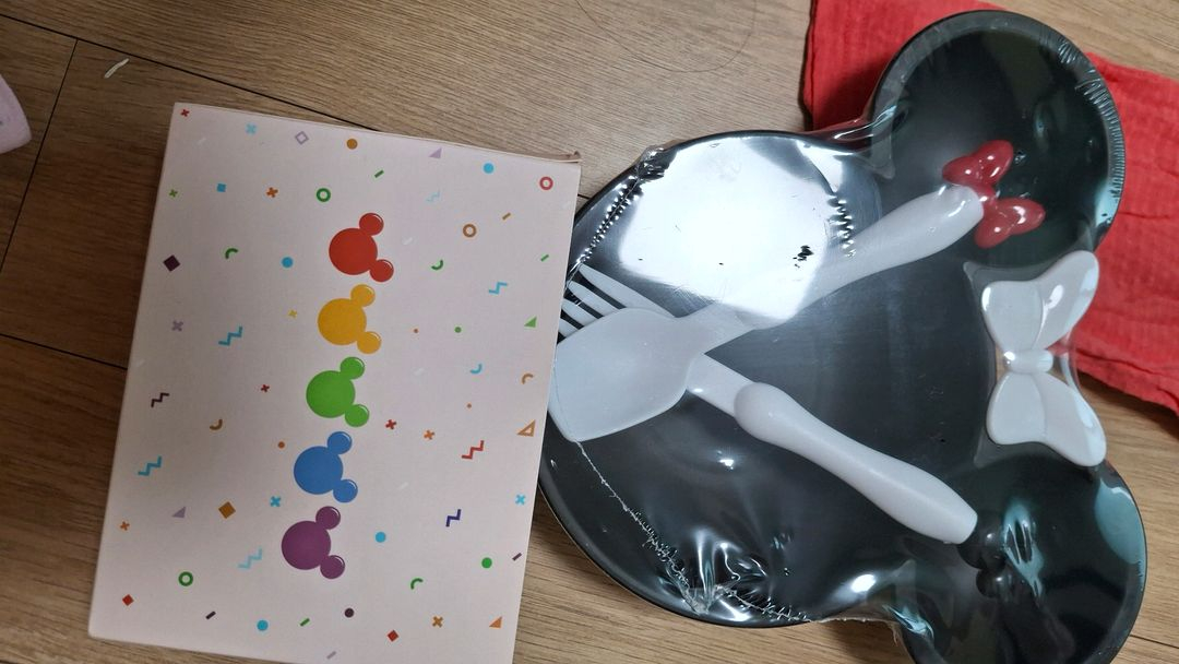 여아옷 100ㅡ120 12개 +밀짚식기세트[새것] 전부 만원--2