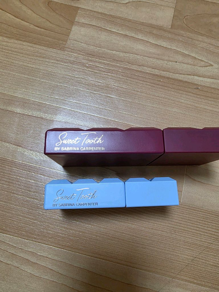 사브리나카펜터,아리아나그란데 향수 급처합니다! 이미지