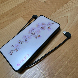 아이폰, 갤럭시 모두 충전가능 벚꽃에디션 20000 보조배터리 급처!