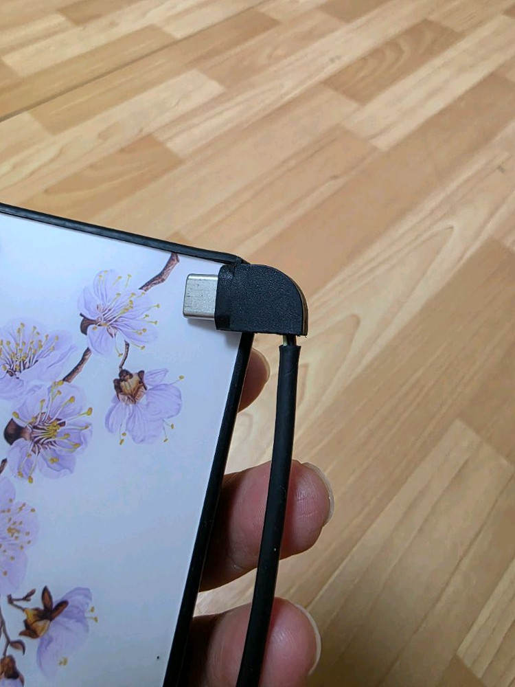 아이폰, 갤럭시 모두 충전가능 벚꽃에디션 20000 보조배터리 급처!--3