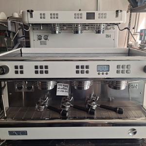 (오버홀완료) 커피머신 달라코르떼 에보2 3그룹
