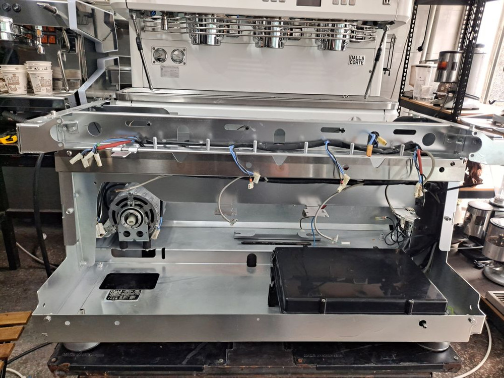 (오버홀완료) 커피머신 달라코르떼 에보2 3그룹--4