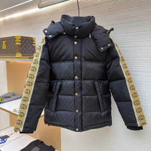 [구;찌] 새상품 / 여성 패딩 / M (약 66) 사이즈