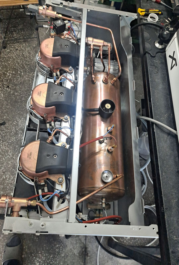 (오버홀완료) 커피머신 달라코르떼 에보2 3그룹--7