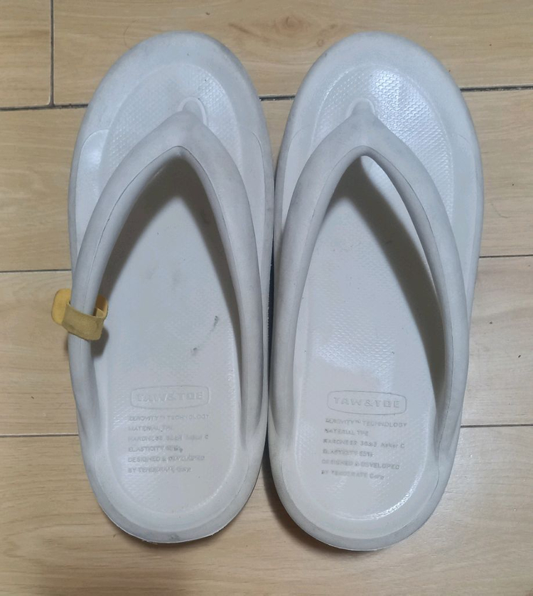 1+1) 털 크록스 M9W11 270사이즈--5