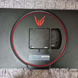 LG전자 울트라기어 27GN650 게이밍모니터 팝니다.