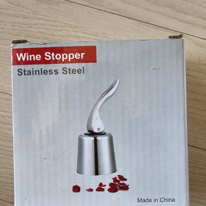 (새상품) 와인 진공 스토퍼 2P + 양주/소스 푸어러 12P 일괄 판매합니다