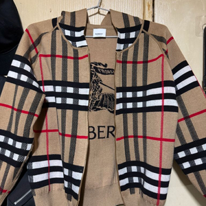 버버리 리버서블 후드짚업