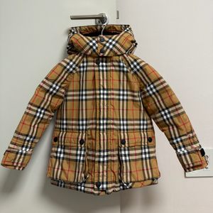 버버리 칠드런 패딩 4Y 110cm