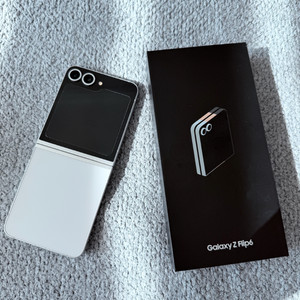 갤럭시 Z플립6 512GB 화이트에디션 풀박