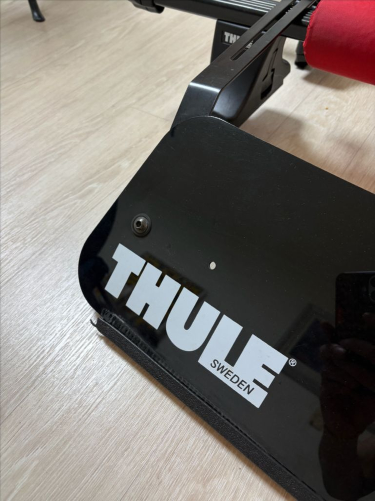 툴레 가로바 스키/보드캐리어 윈드스크린 팝니다.--1