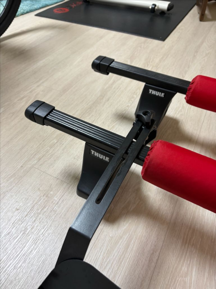 툴레 가로바 스키/보드캐리어 윈드스크린 팝니다.--2