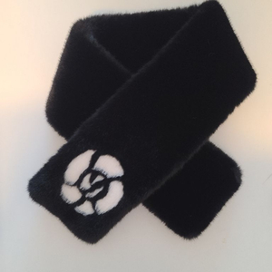 새상품 ) 여성 블랙 퍼 겨울 목도리 / 오일릴리 버버리 랄프로렌 샤넬 플라워 까멜리아 향수