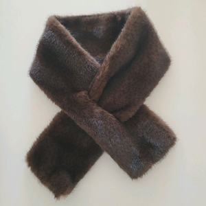 새상품 ) 여성 브라운 퍼 털 목도리 겨울옷 / 오일릴리 버버리 코트 패딩 자켓 점퍼