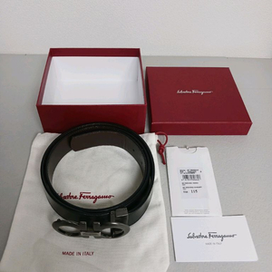 페라가모 남성 양면 가죽벨트 정품입니다