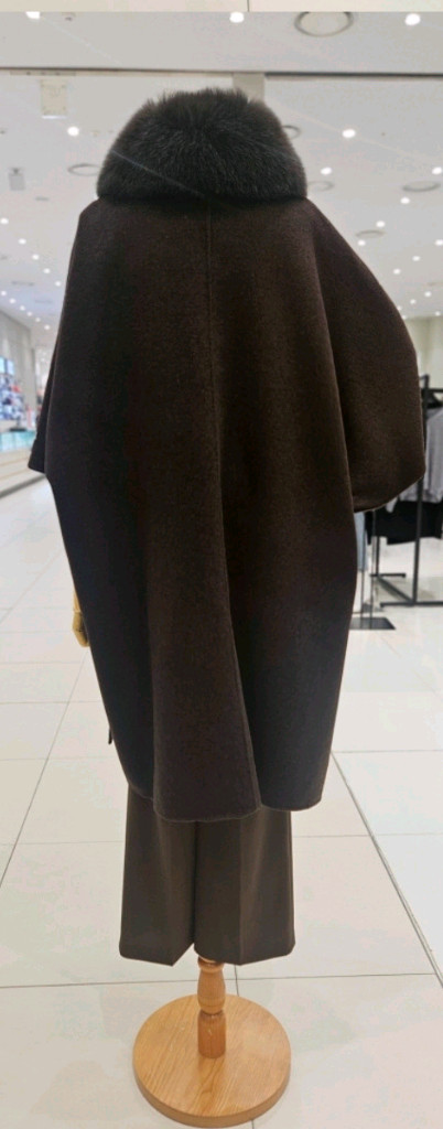 더아이잗 사가폭스퍼 캐시미어 모혼방 케이프 코트 free사이즈 새제품 다크초코브라운컬러--2
