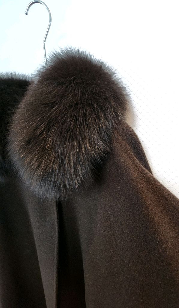 더아이잗 사가폭스퍼 캐시미어 모혼방 케이프 코트 free사이즈 새제품 다크초코브라운컬러--5