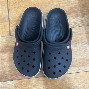 크록스 블랙/화이트 M6/W8 (240-245)