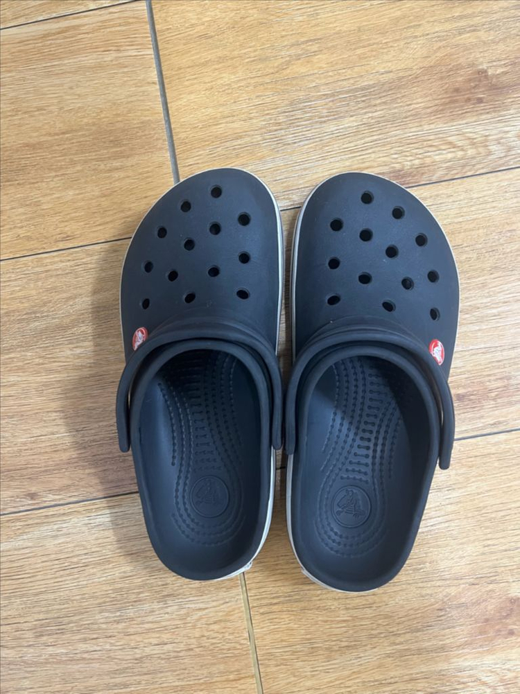 크록스 블랙/화이트 M6/W8 (240-245)--1