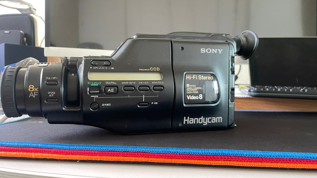 소니 핸디캠 8mm 옛날 캠코더 CCD-F550 (테스트 안됨)--1