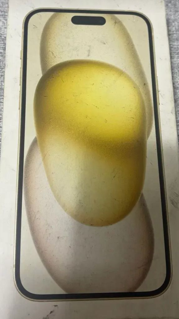 아이폰 15 플러스 옐로루 128기가 그리고 고가 케이스 2개 증정--3