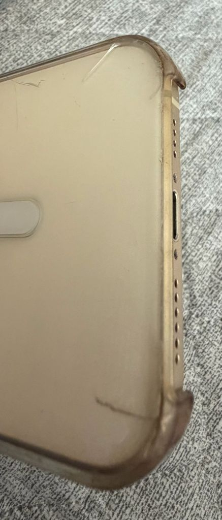 아이폰 15 플러스 옐로루 128기가 그리고 고가 케이스 2개 증정--9