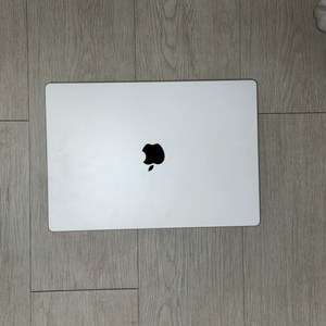 맥북 프로 M2 16인치 실버 풀박 + 트랙패드 이미지