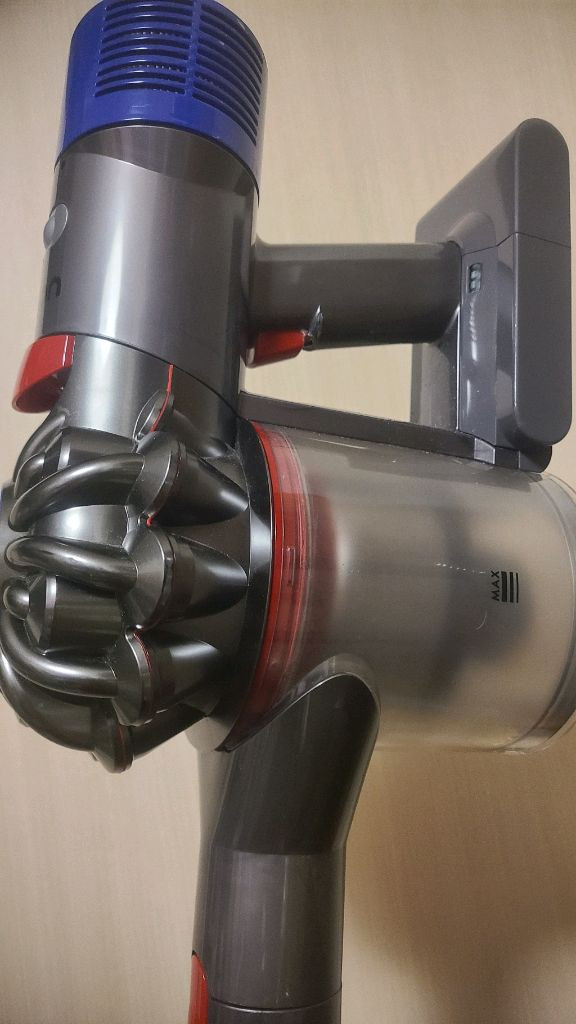 다이슨 V8 앱솔루트 엑스트라 무선청소기 이미지