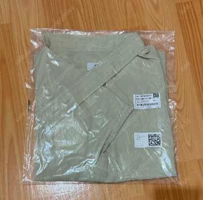 <택있음>COS슬리브리스 컷아웃 카울넥 블라우스/34--1