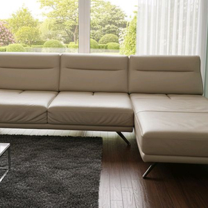 나뚜찌에디션 이태리 전체 천연가죽 등받이 전동 스윙 카우치 소파