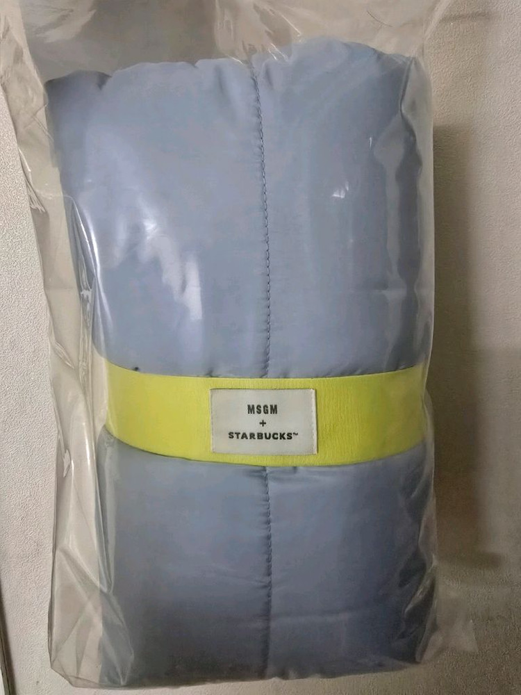 (2종세트) 스타벅스 MSGM 그린/스카이블루 2종 블랭킷 패딩담요 입는 담요 프리퀀시 망토 프리퀀시 이미지