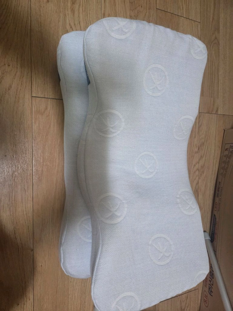 가누다 피아노 배게 2개 판매합니다 이미지