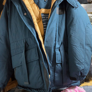 뉴발란스 카메라맨 다운자켓 90~95. 사이즈