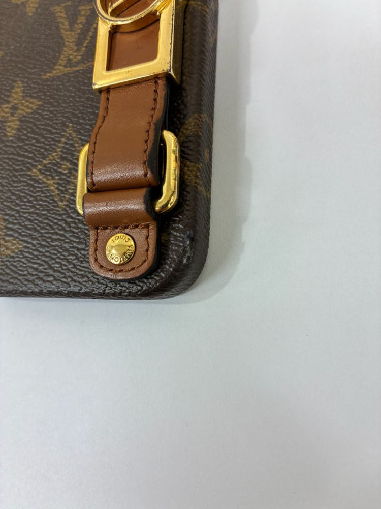 루이비통 아이폰 케이스 정품. 12/12pro 이미지