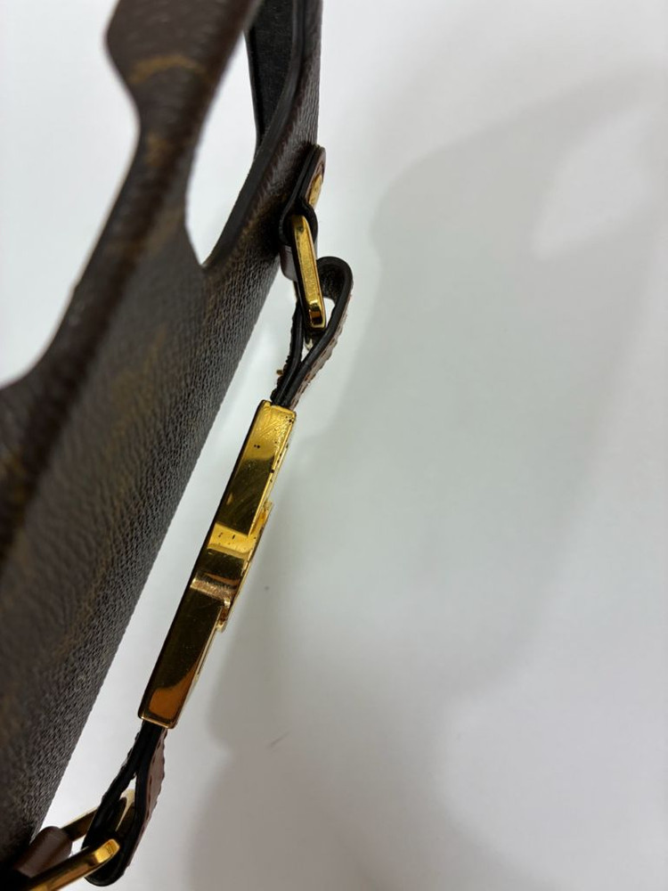 루이비통 아이폰 케이스 정품. 12/12pro 이미지