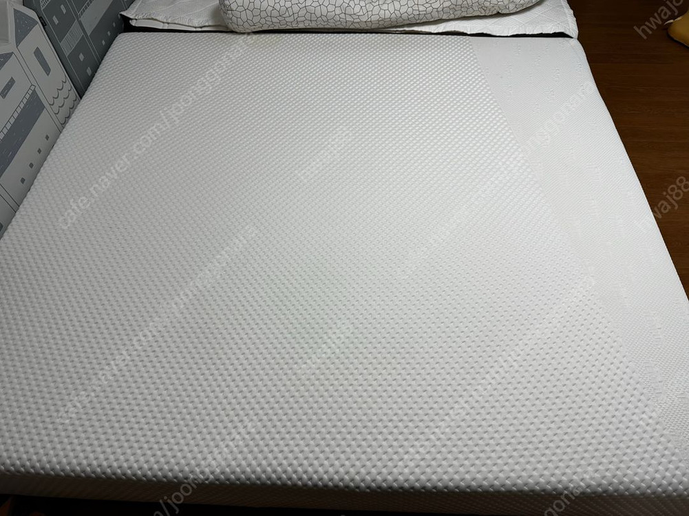 템퍼 라지킹 매트리스, 편백나무 깔판 이미지