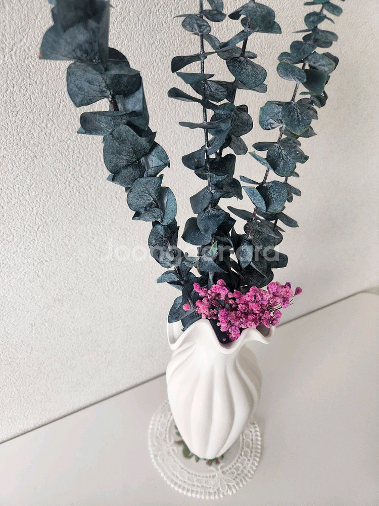 새상품)생화 프리저브드플라워 유칼립투스 고급도자기화병 조화 아님--4