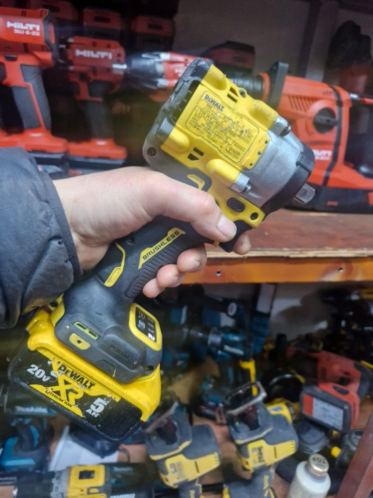 디월트충전임팩렌치 DCF922 미드토크 속도조절 디월트충전임팩 A급--7
