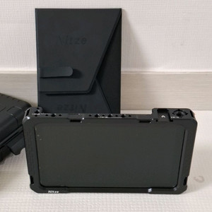 포트키 LH7P + NITZE 모니터 케이지