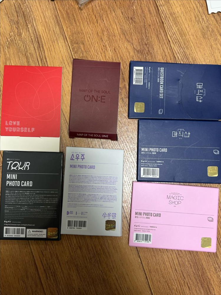 방탄소년단 BTS 콘서트 포토북 19시즌그리팅(윤기),포토프랍(태형,지민)외--8