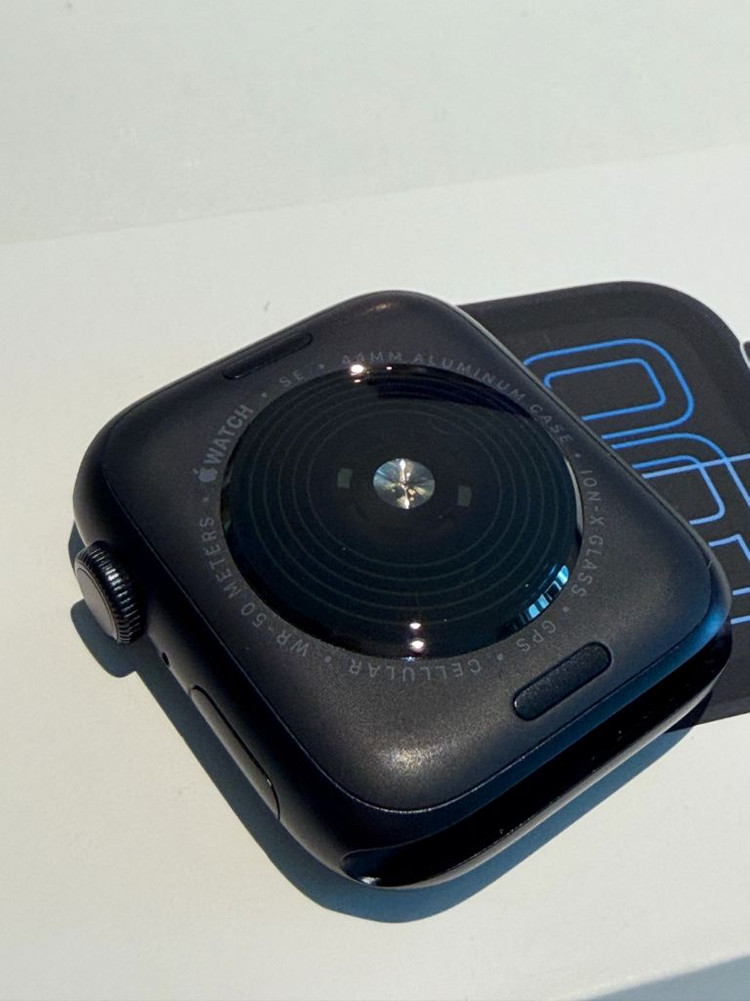 애플워치 미드나이트 se3 44mm 셀룰러 팝니다--3