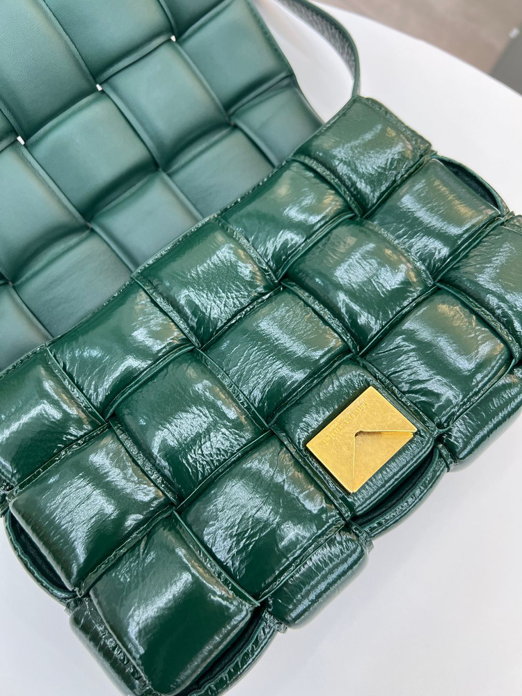 [중고명품 럭스올 울산점]보테가베네타 패디드 레더 카세트백 그린--7