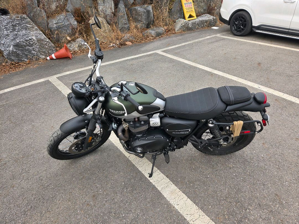 트라이엄프 스크램블러 900 이미지