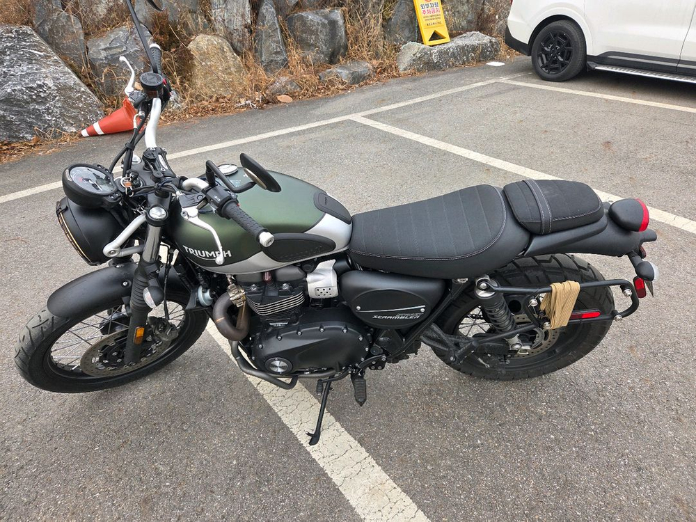 트라이엄프 스크램블러 900 이미지